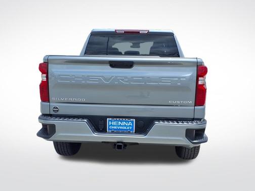 Sterling Gray Metallic 2026 Chevrolet Silverado 1500 Custom