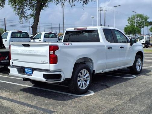 2025 Chevrolet Silverado 1500 Custom