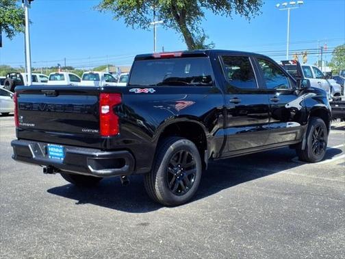 2025 Chevrolet Silverado 1500 Custom
