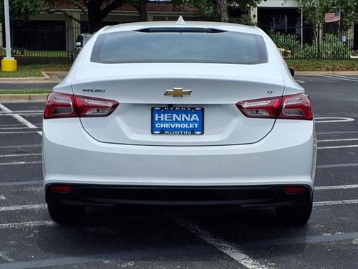 2022 Chevrolet Malibu FWD LT