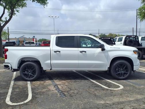 2025 Chevrolet Silverado 1500 Custom