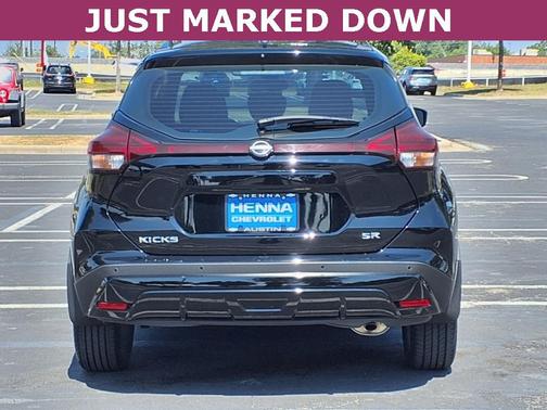 2023 Nissan Kicks SR