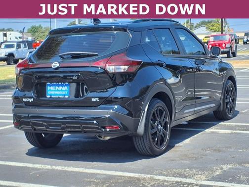 2023 Nissan Kicks SR