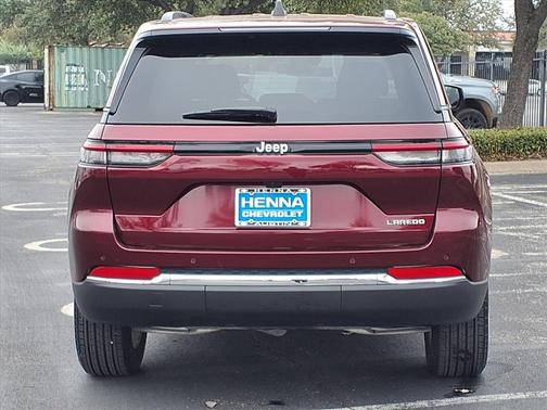 2025 Jeep Grand Cherokee Laredo