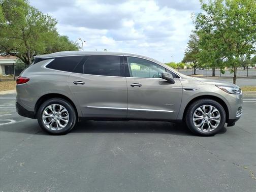 Pepperdust Metallic 2019 Buick Enclave Avenir