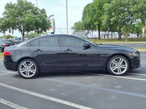 2019 Jaguar XE 30t Prestige