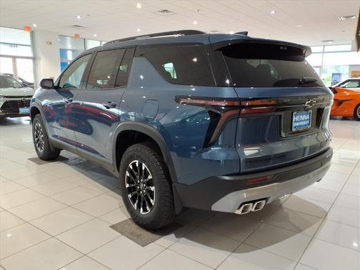 Lakeshore Blue Metallic 2026 Chevrolet Traverse AWD Z71