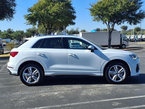 2024 Audi Q3 Premium 45 TFSI S line quattro Tiptronic