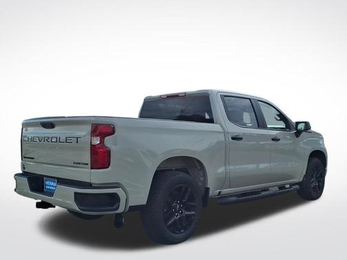 White Sands 2026 Chevrolet Silverado 1500 Custom
