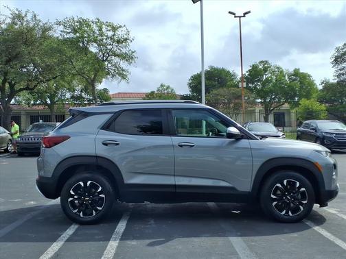 Sterling Gray Metallic 2023 Chevrolet Trailblazer LT