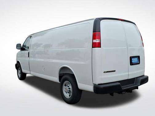 Summit White 2026 Chevrolet Express 3500 3500 Extended Wheelbase, WT, RWD