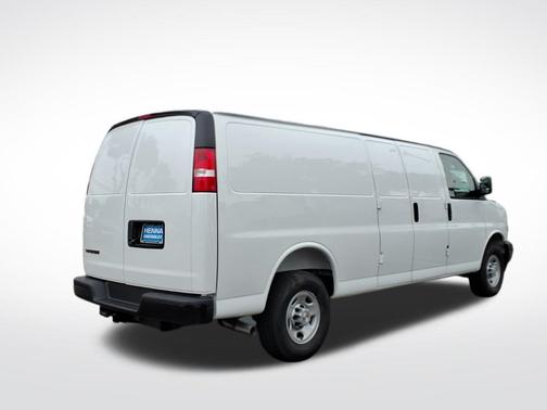 Summit White 2026 Chevrolet Express 3500 3500 Extended Wheelbase, WT, RWD