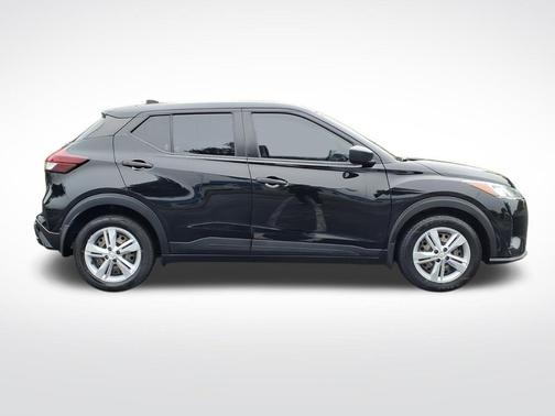 Super Black 2023 Nissan Kicks S