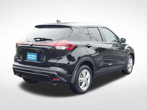 Super Black 2023 Nissan Kicks S