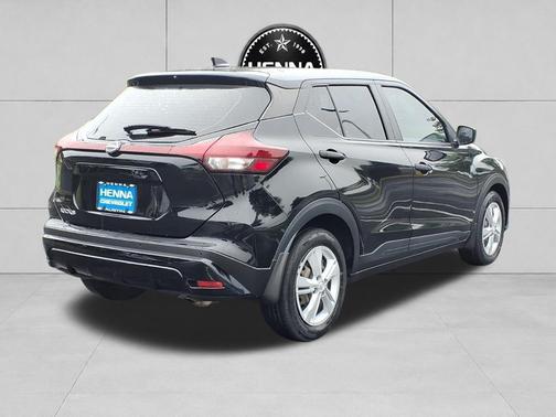 Super Black 2023 Nissan Kicks S