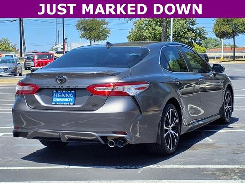 2020 Toyota Camry SE