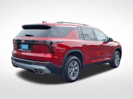 Radiant Red Tintcoat 2025 Chevrolet Traverse LT