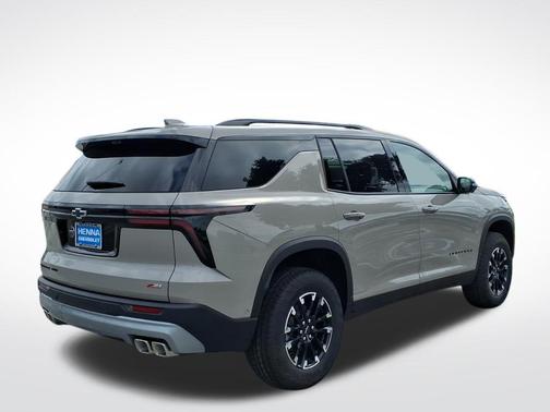 Sandstone Gray 2026 Chevrolet Traverse AWD Z71