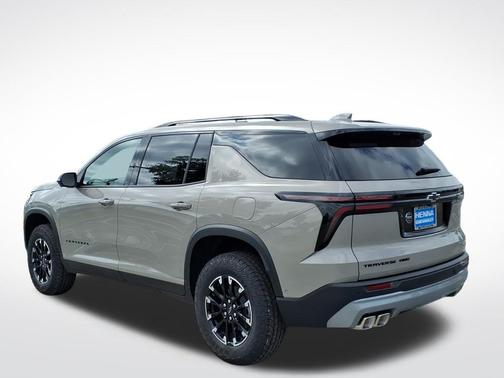 Sandstone Gray 2026 Chevrolet Traverse AWD Z71