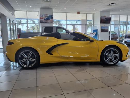 2026 Chevrolet Corvette Stingray w/2LT