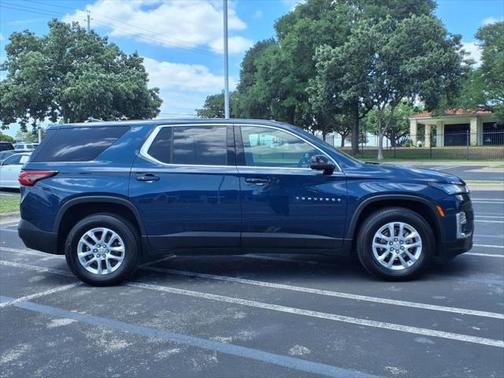 2023 Chevrolet Traverse LS