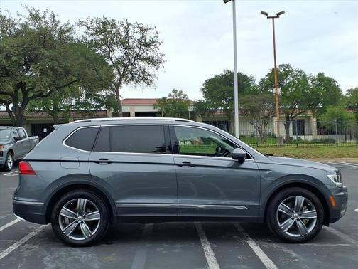 Platinum Gray Metallic 2021 Volkswagen Tiguan 2.0T SEL