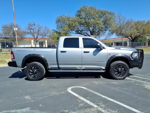2022 RAM 2500 Tradesman Crew Cab 4x4 6'4' Box