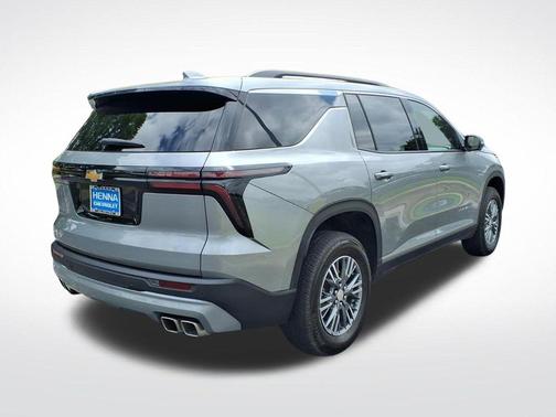 Sterling Gray Metallic 2025 Chevrolet Traverse LT