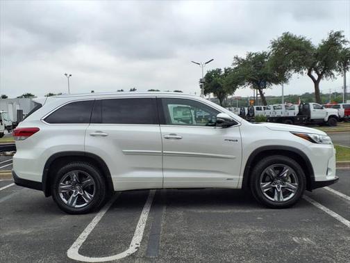 2018 Toyota Highlander Hybrid Platinum