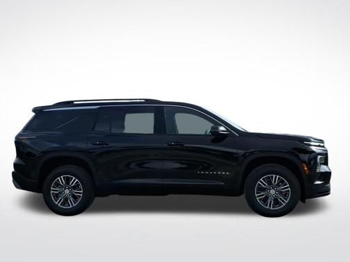 Mosaic Black Metallic 2026 Chevrolet Traverse LT