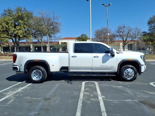 2025 GMC Sierra 3500 Denali