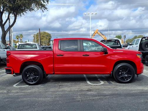 2025 Chevrolet Silverado 1500 Custom