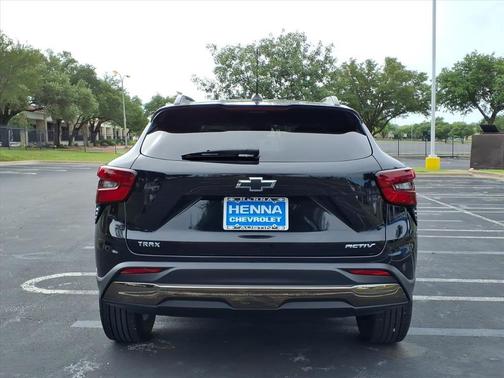 Mosaic Black Metallic 2024 Chevrolet Trax FWD ACTIV