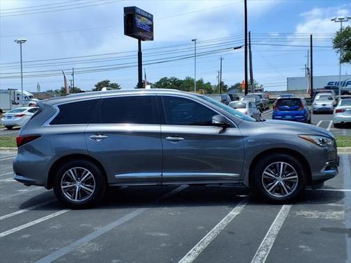 2017 INFINITI QX60 Base