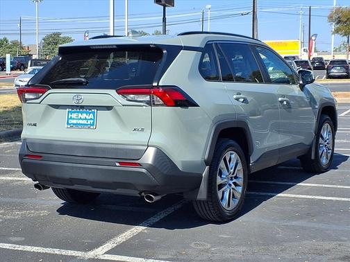 2020 Toyota RAV4 XLE Premium