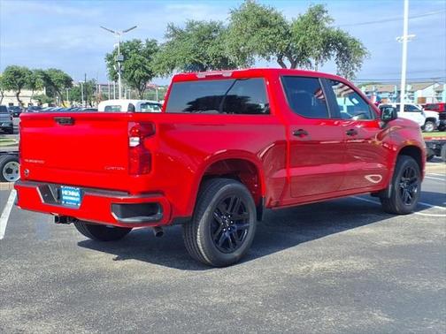 2025 Chevrolet Silverado 1500 Custom