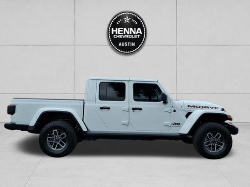 Bright White Clearcoat 2025 Jeep Gladiator Mojave 4x4
