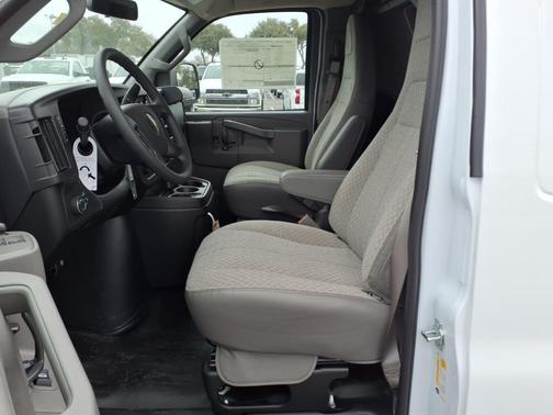 2025 Chevrolet Express 2500 RWD 2500 Regular Wheelbase WT