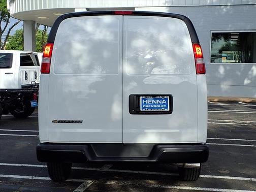 Summit White 2026 Chevrolet Express 2500 2500 Extended Wheelbase, WT, RWD