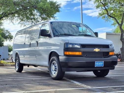 Summit White 2026 Chevrolet Express 2500 2500 Extended Wheelbase, WT, RWD