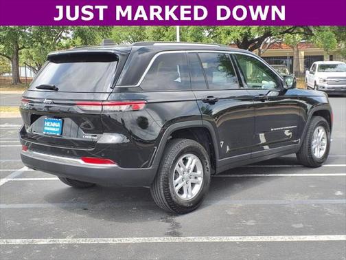 2023 Jeep Grand Cherokee Laredo