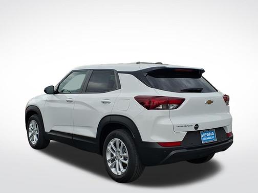 Summit White 2026 Chevrolet Trailblazer LS