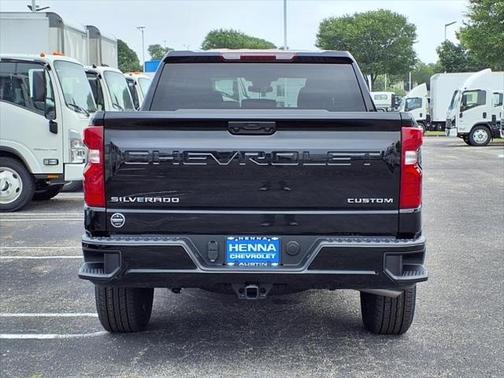 2025 Chevrolet Silverado 1500 Custom