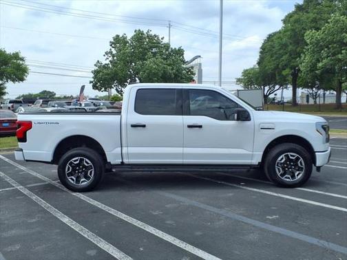 2023 Ford F-150 Lightning XLT