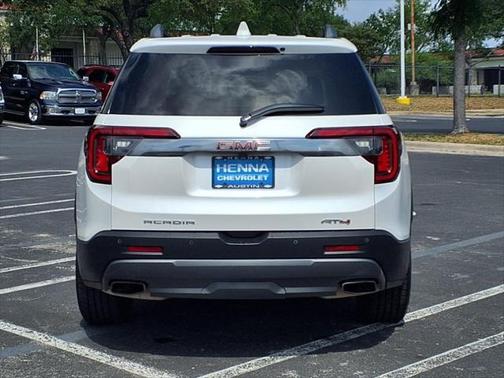 2022 GMC Acadia AWD AT4