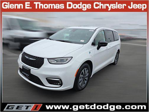 2025 Chrysler Pacifica Hybrid Select