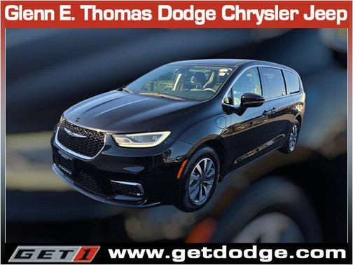 2024 Chrysler Pacifica Hybrid Select