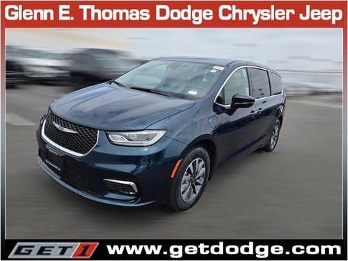 2025 Chrysler Pacifica Hybrid Select