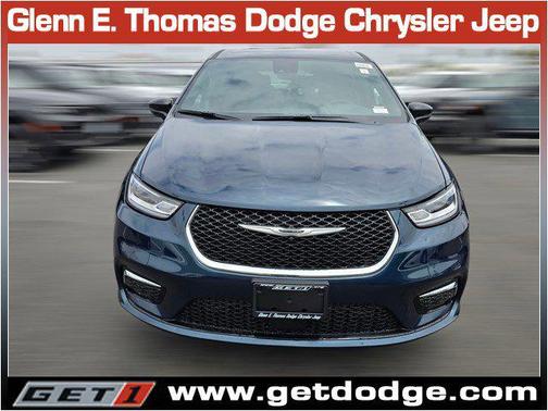 2025 Chrysler Pacifica Hybrid Select