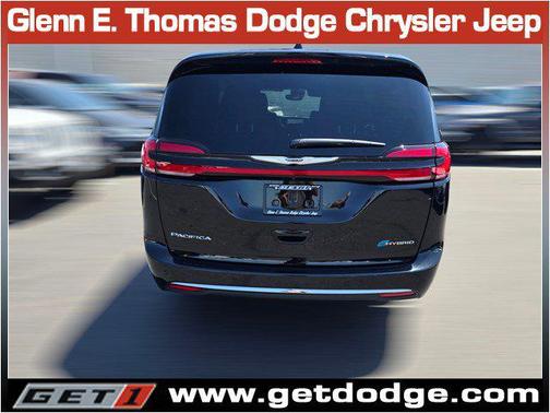 2025 Chrysler Pacifica Hybrid Select
